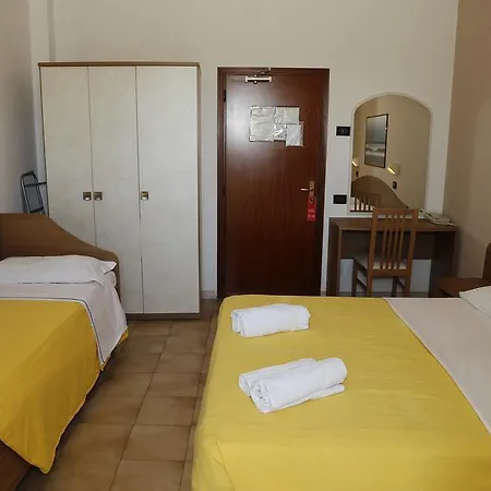 Dina Hotel 3*