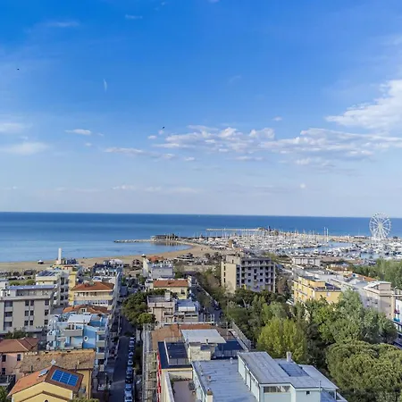 Dina Hotel 3*