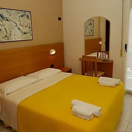Hotel Dina 3*