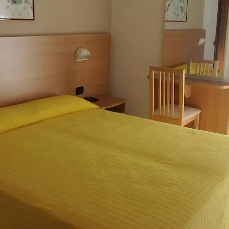 Hotel Dina 3*