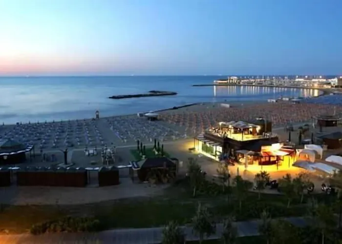 Ξενοδοχείο Dina 3*
